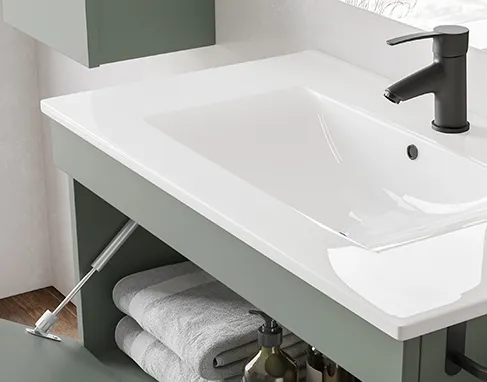 Detalle de lavabo y grifería